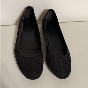 Gucci Women's Black Monogram Flats